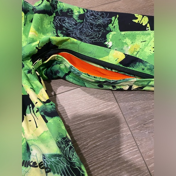 Men’s Nike Snowboarding Jacket Size Medium - Perfect condition only worn 1-2x - Picture 8 of 9